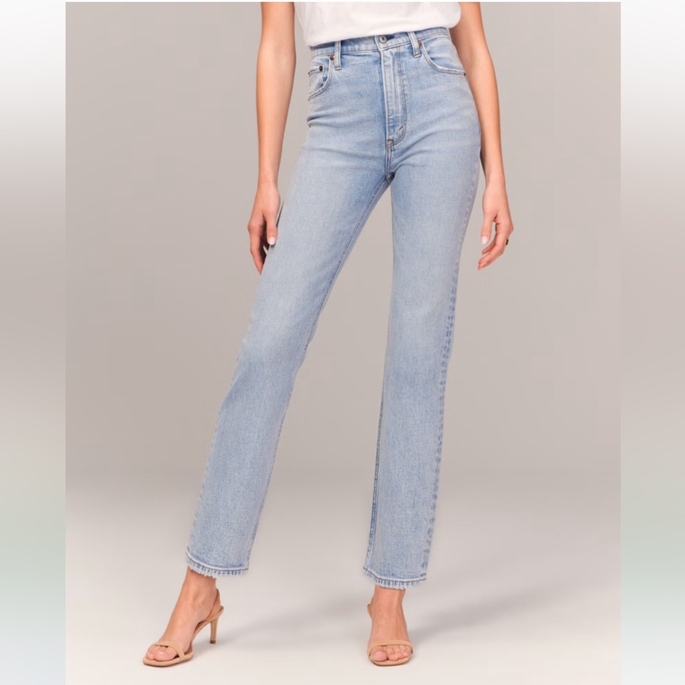 SOLD- Abercrombie & Fitch “The Mom High Rise” Straight Jean